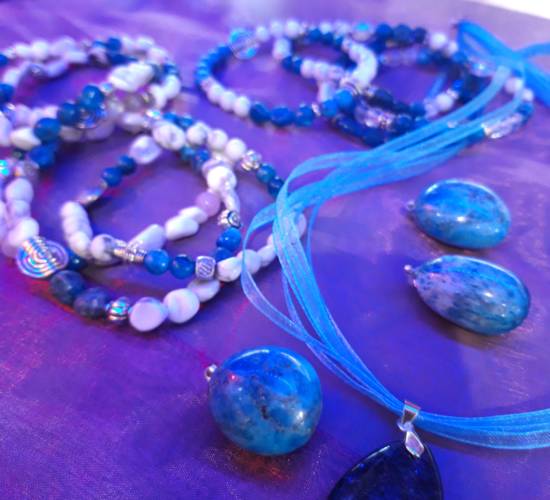 EspaceFloralAzieu - Bracelets et coliers en pierres naturelles bleues